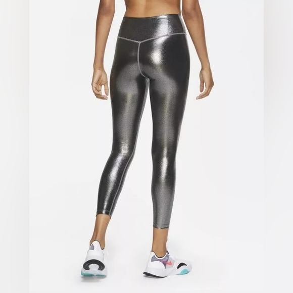 Nike One Icon Dri-Fit Silver 7/8 Leggings - Picture 2 of 6